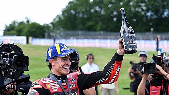 Zarpazo al Mundial de Marc Márquez en el jardín de su casa