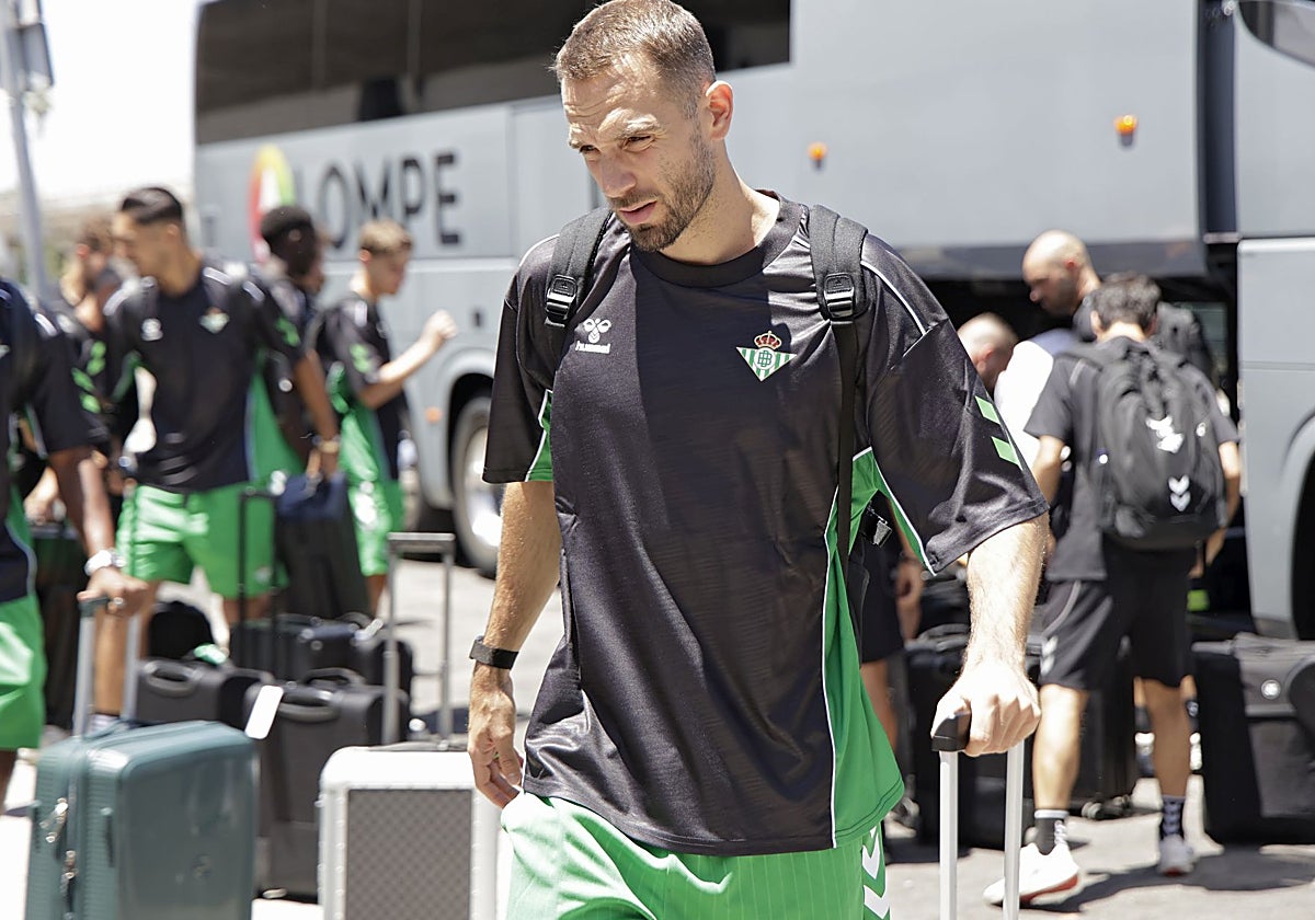 Pau López pide salir y el Betis ya busca portero en el mercado