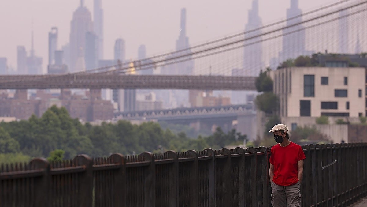 Una nube tóxica enturbia Nueva York días antes de la final