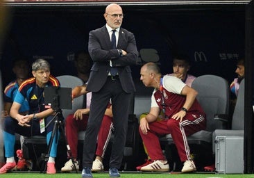 Una escolta de exporteros al servicio de la selección y De la Fuente