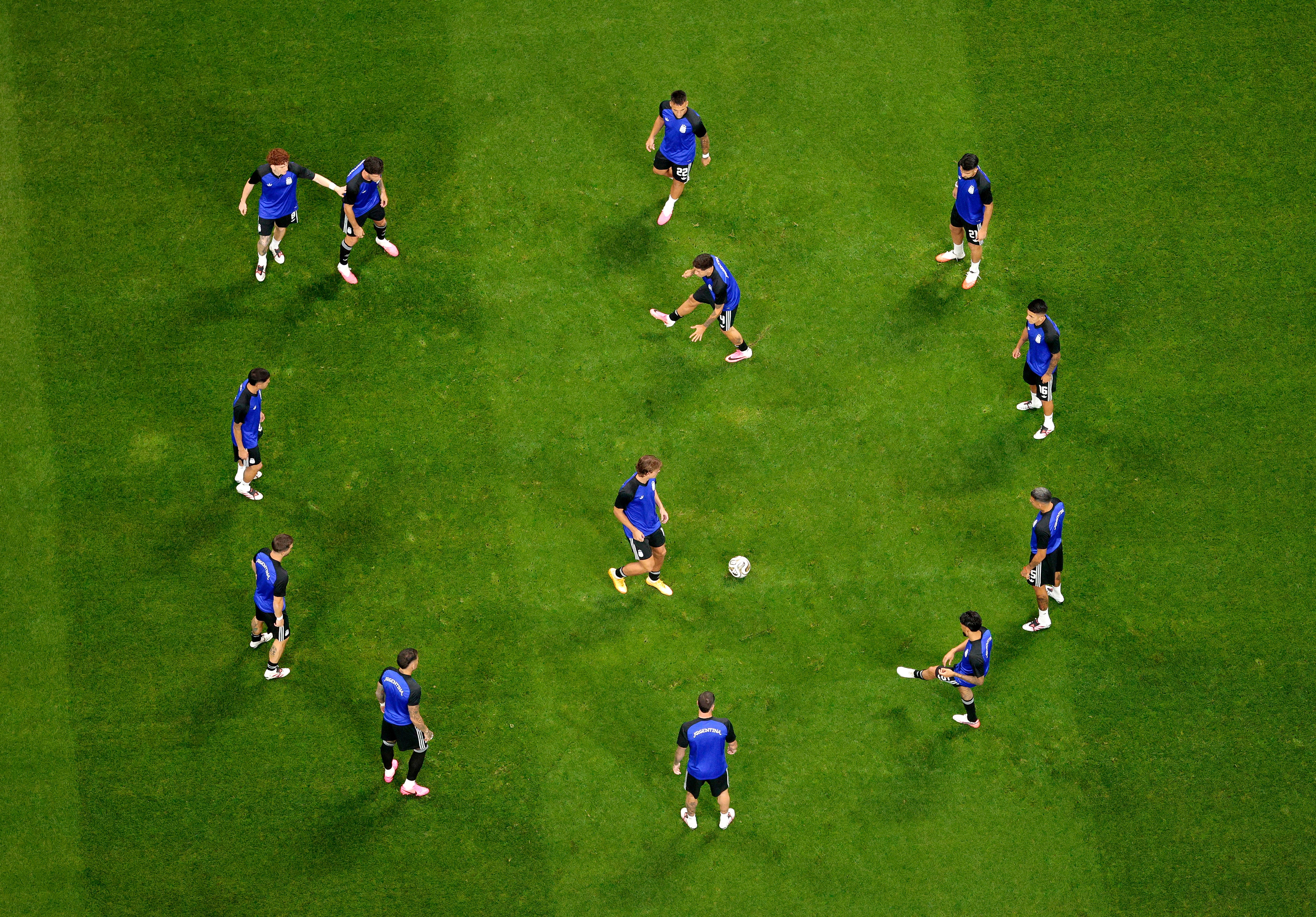 Los argentinos durante el calentamiento contra Inglaterra