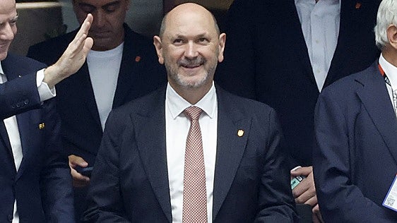 Rafael Louzán, lo contrario a Rubiales