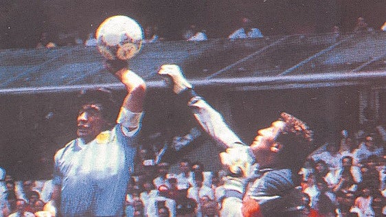 Fernando Signorini: «El gol con la mano de Maradona es una porquería»