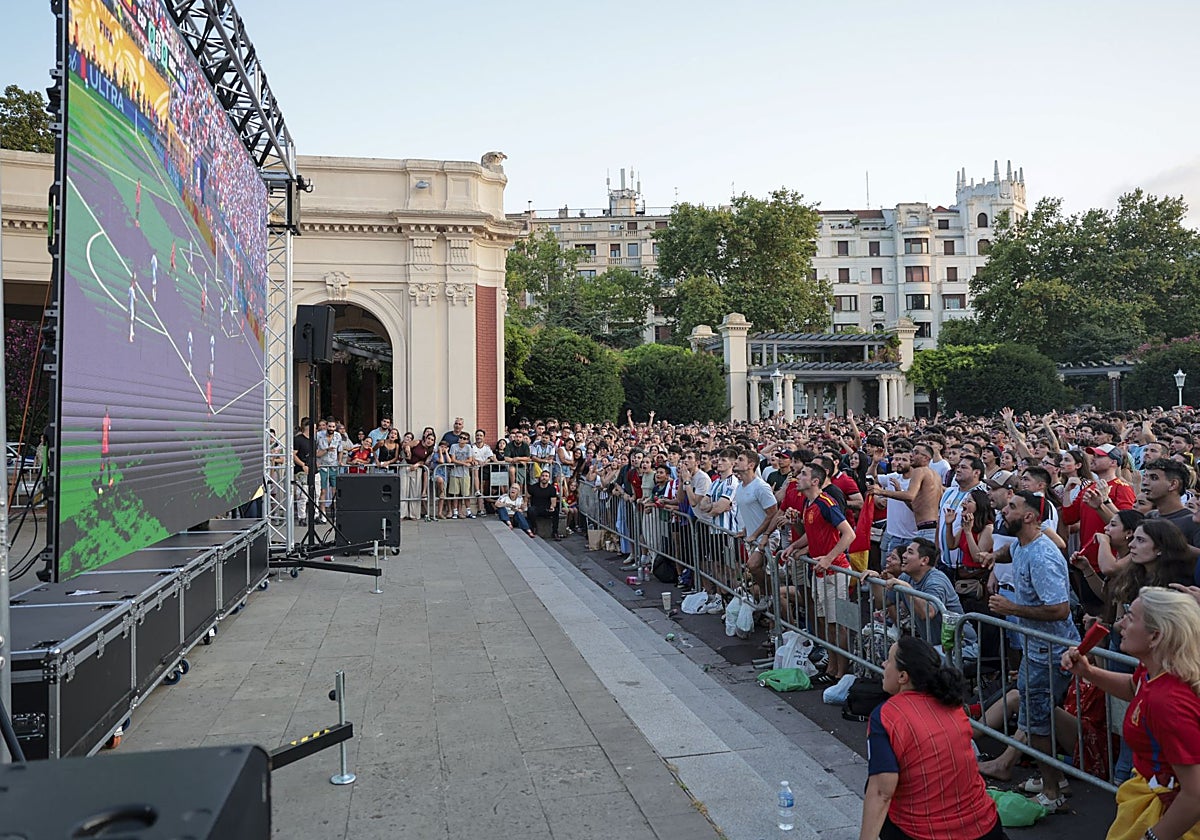 Radicales abertzales intentan sabotear la pantalla gigante de la final en Bilbao