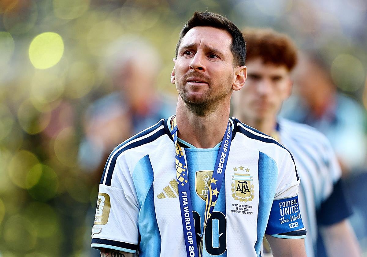 Messi, de caminar a ser invisible y acabar en un baño de lágrimas