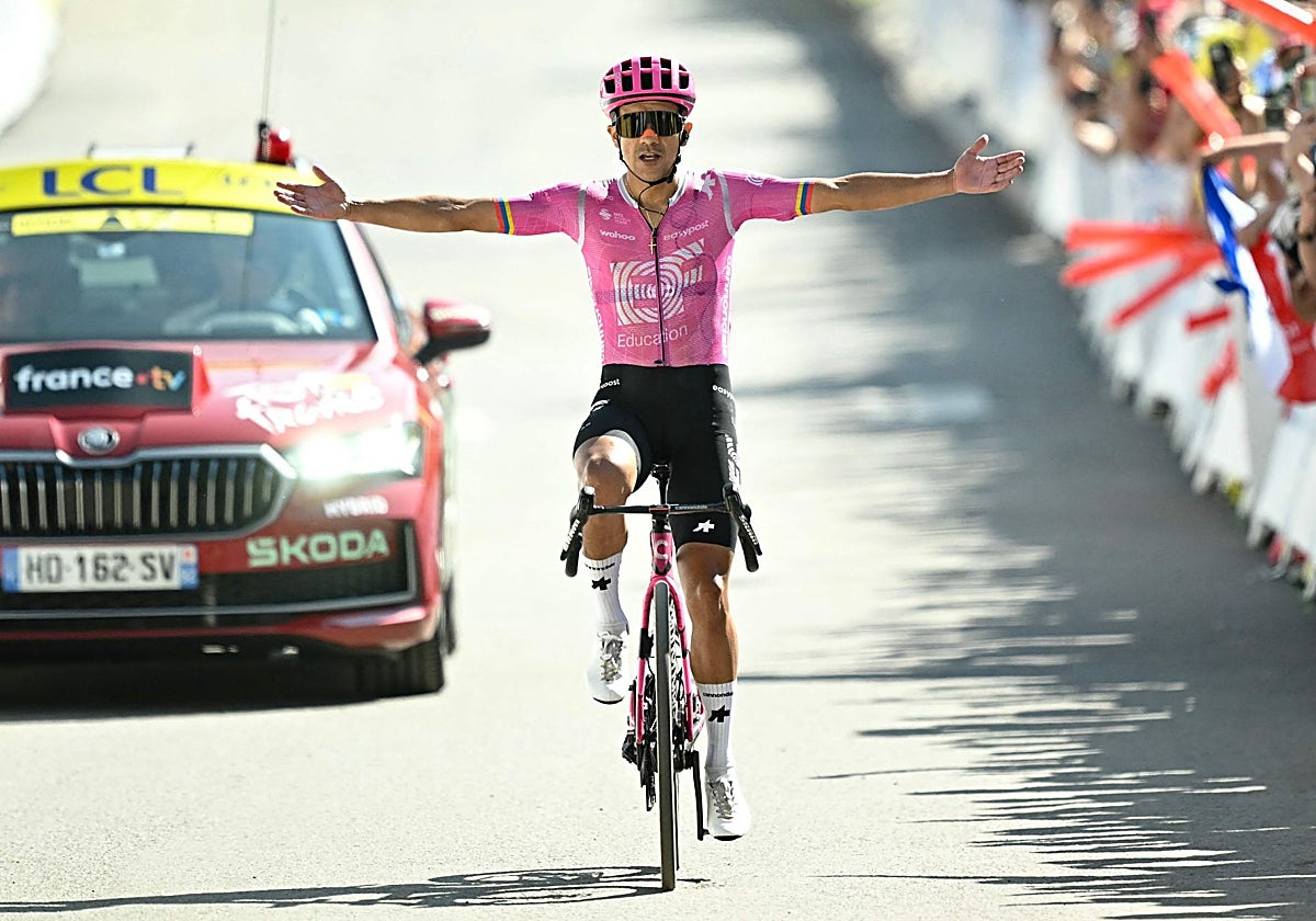 Carapaz vuelve a ser Carapaz en la primera etapa alpina