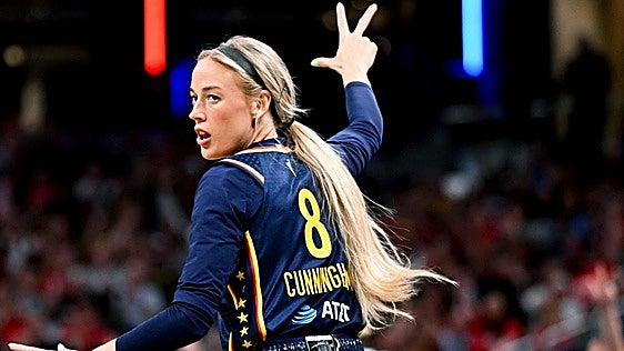 Sophie Cunningham, la 'MAGA Barbie' que arrasa en ventas de zapatillas tras pedir excluir a las deportistas trans