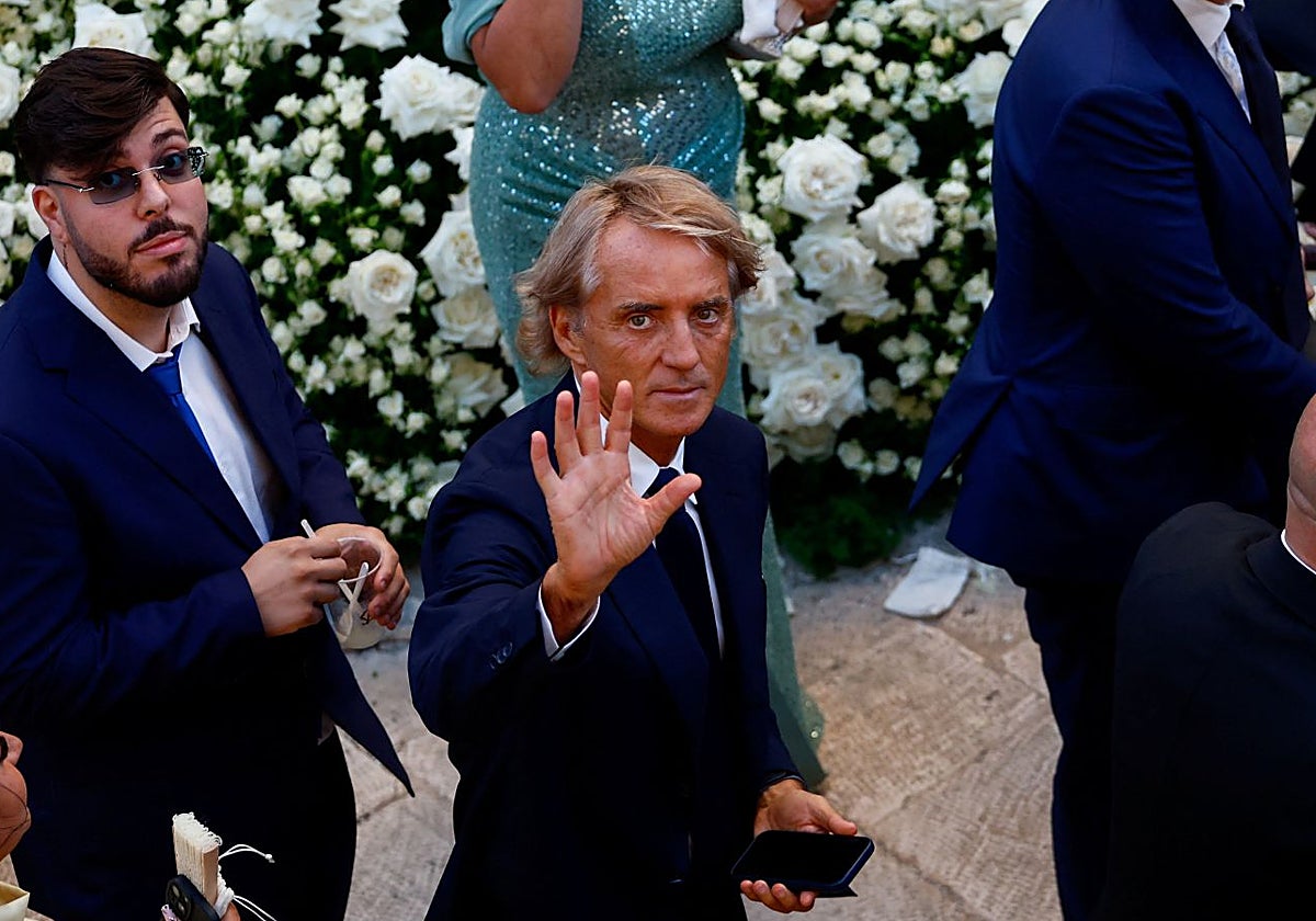 Ruedan cabezas en el fútbol italiano, que se encomienda ahora a Mancini y Ranieri