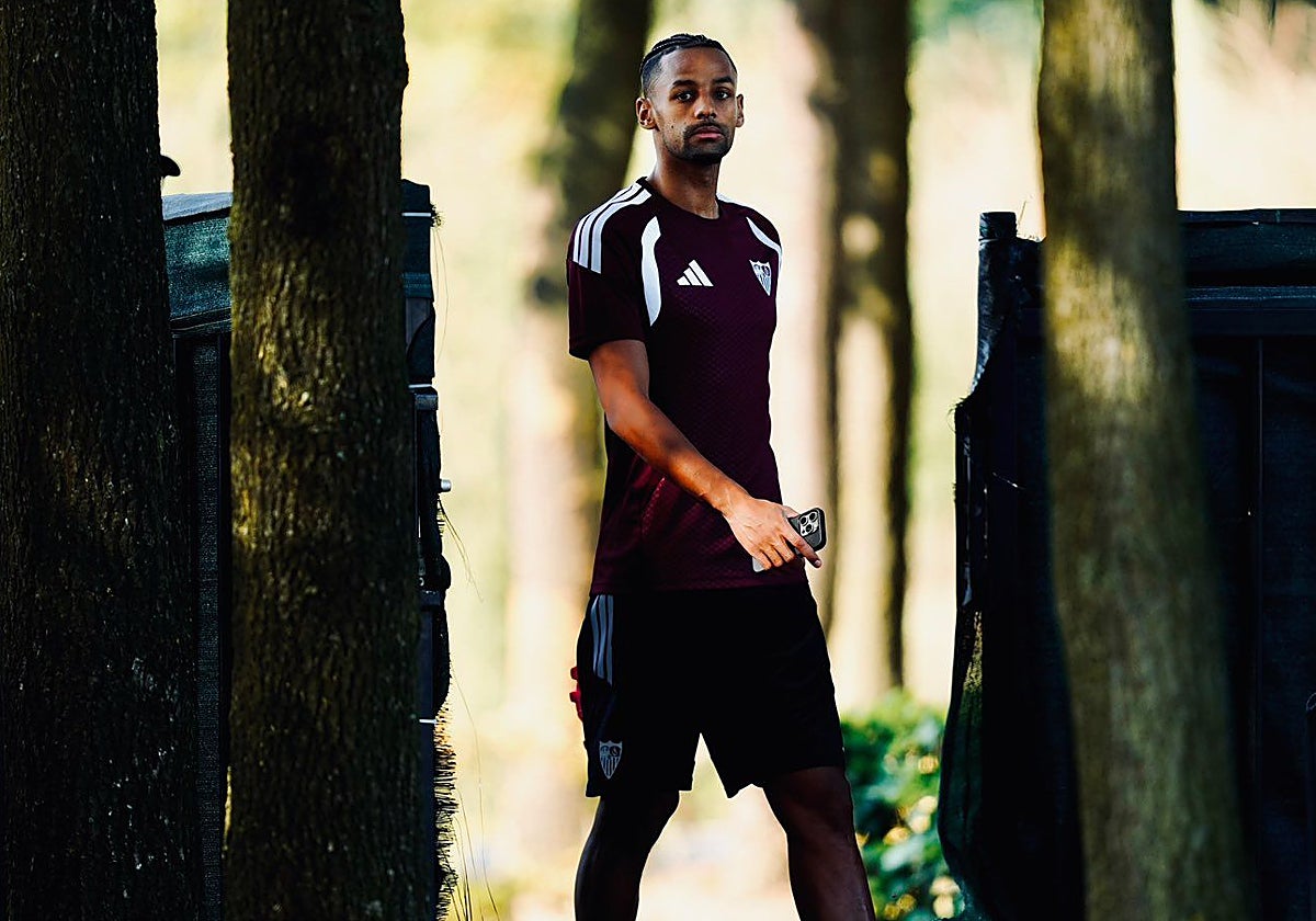 Djibril Sow, este martes en la concentración del Sevilla en Garderen (Países Bajos)