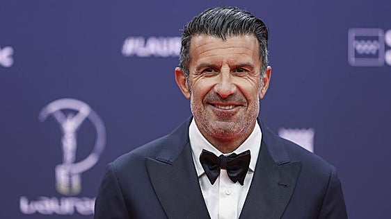 Figo se une a las críticas contra Infantino por su polémica con el Mundial: «Debe irse ahora»