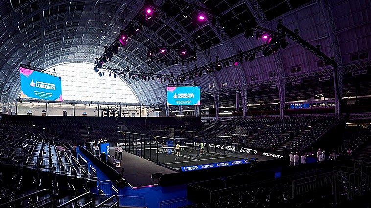 Medina Murphy hace historia en el estreno de Premier Padel en Reino Unido