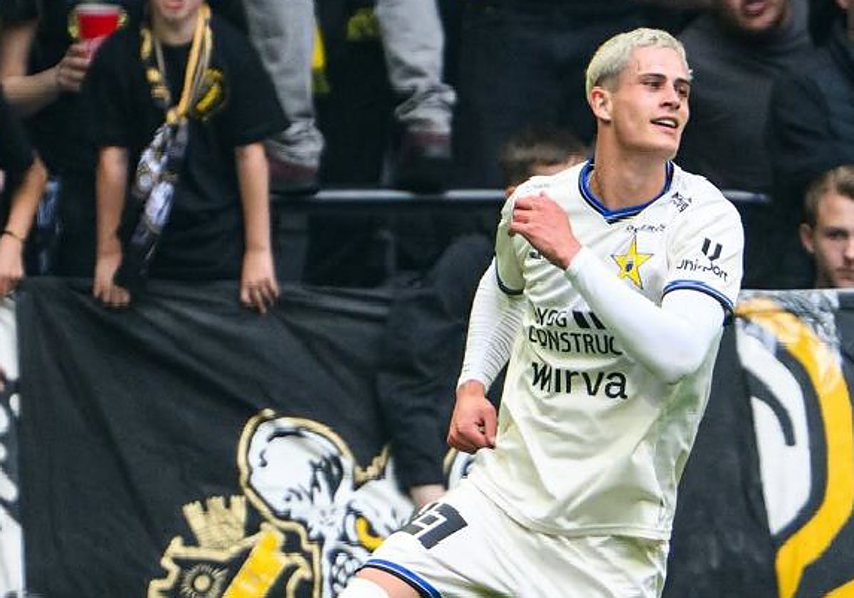 El Sevilla apunta a Robbie Ure para la delantera