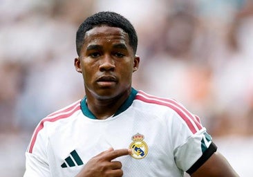 Endrick convence a Mourinho y recupera el '9' del Real Madrid