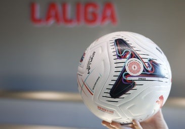 Los fueras de juego y las manos: las acciones que intentará aclarar el nuevo balón con chip de la Liga