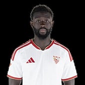 Imagen - Recordó a Nianzou con su grave error en el gol de Álvaro. Mal comienzo, aunque poco a poco se fue rehaciendo para sacar un meritorio aprobado.