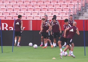 Kochorashvili viaja a Bilbao y García Plaza confecciona una lista de convocados con apenas 16 futbolistas del primer equipo