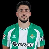 Imagen - El mejor centrocampista del curso 25-26 sigue a lo suyo. Dominando el balón, contemporizando, activo en jugadas, tapando a los laterales altos. Qué jugadorazo.
