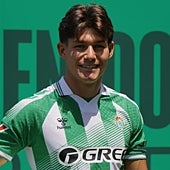 Imagen - Buen debut oficial del manchego, tapando huecos y cubriendo las subidas de Kubo hasta que se le agotaron las fuerzas; incisivo en campo rival.