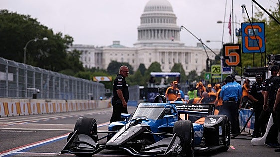 Patriotismo a todo gas: Trump convierte el centro de Washington en un circuito de la Indycar