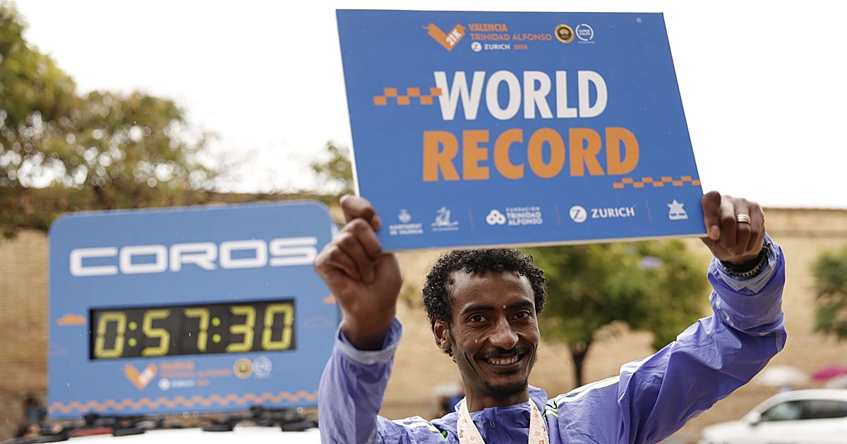Yomif Kejelcha Breaks Half Marathon World Record in Buenos Aires with 56:51