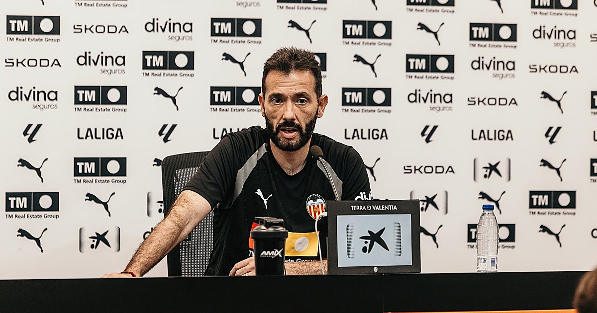 Carlos Corberán, sobre el encuentro contra el Real Betis: «Sabemos de su nivel, va a ser un partido exigente»