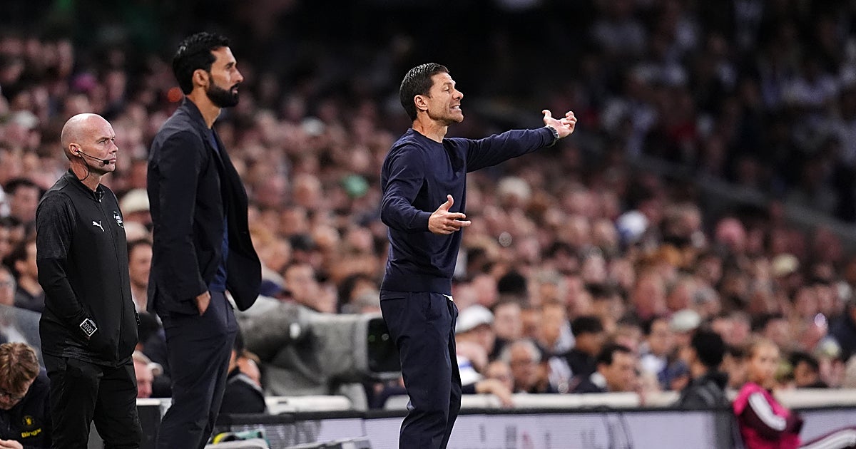 Xabi Alonso se impone a Arbeloa en el derbi de los amigos