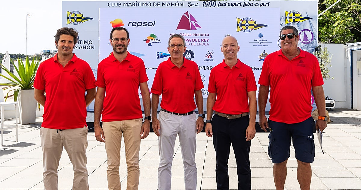 La XXII Copa del Rey Repsol de Barcos de Época larga amarras en Mahón