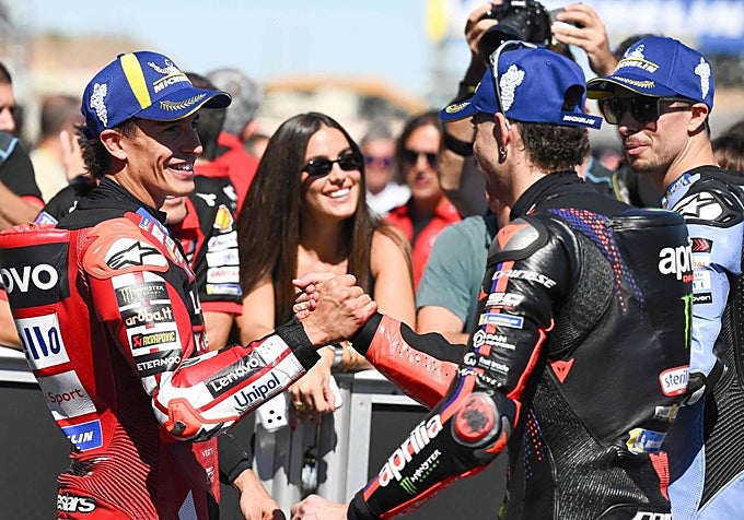 Marc Márquez y Bezzecchi prometen espectáculo este domingo.