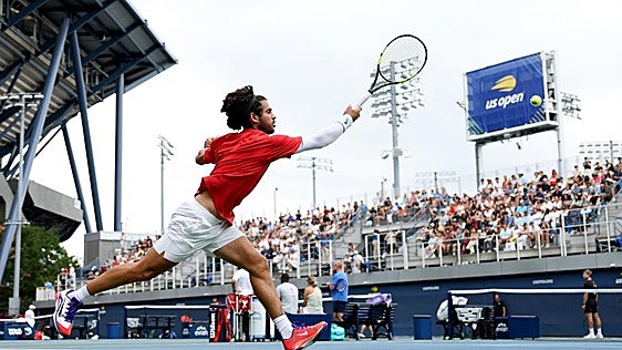 A qué hora juega Alcaraz hoy y dónde ver en televisión y online el partido contra Safiullin del US Open