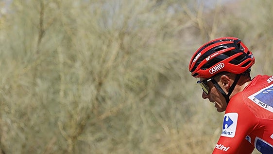 Enric Mas se lo cree: gana más tiempo a Roglic en Calar Alto