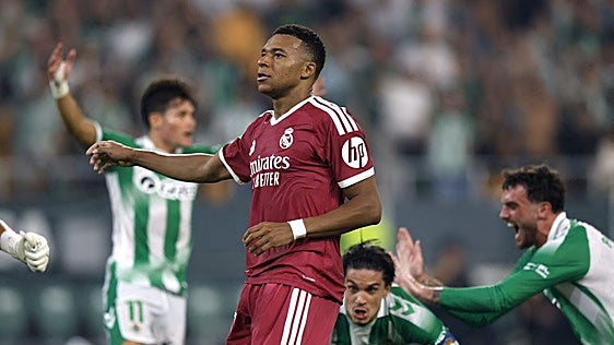 El penalti de Mbappé no debía repetirse y Guler tuvo que ver la segunda amarilla