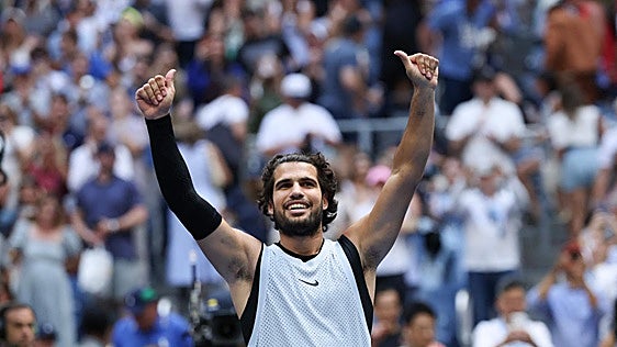 A qué hora juega Alcaraz hoy contra Shelton y dónde ver en televisión y online el partido del US Open