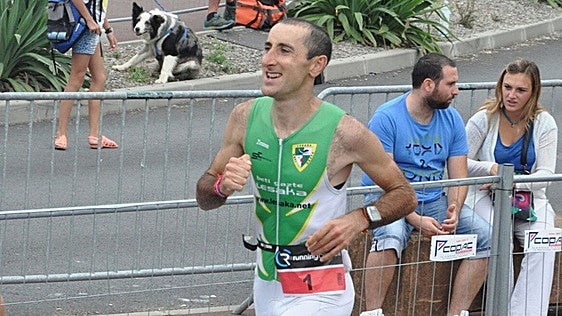 Muere en un accidente en Los Alpes el montañero y triatleta Bixente Igarzabal
