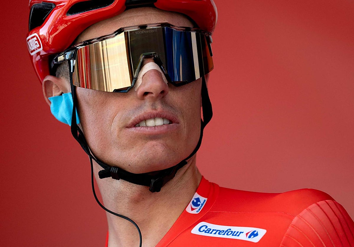 Enric Mas, en la salida de la 15ª etapa de la Vuelta.