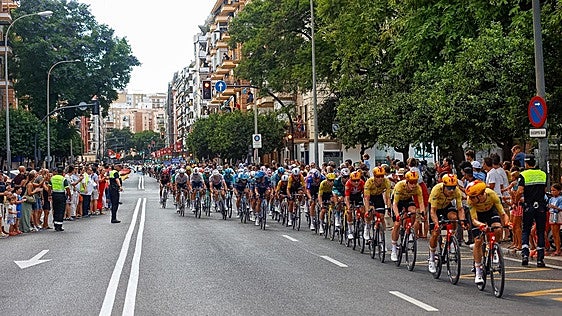La Vuelta a España por Sevilla, en directo: última hora de la Etapa 17, cortes de tráfico y recorrido