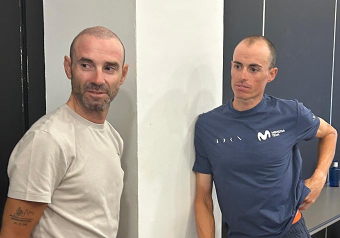 Enric Mas junto a su excompañero y seleccionador nacional, Alejandro Valverde.