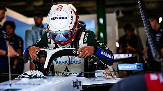 A Sainz se le amarga el Gran Premio de su ciudad