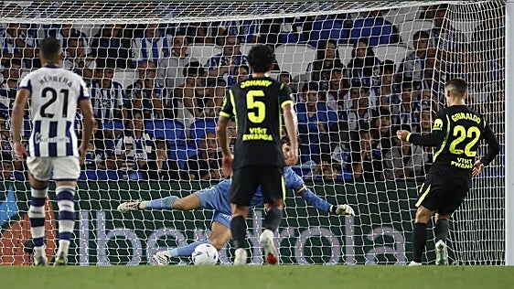 Un polémico penalti allana la engañosa goleada del Atlético en Anoeta