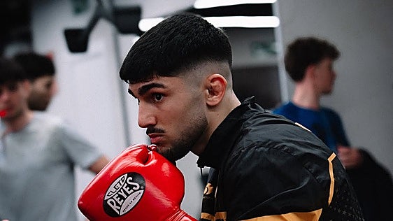 Enrique Kakulov, una gran promesa española: «Quiero ser campeón mundial de boxeo y de la UFC»