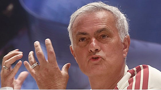 Mourinho: «¿Hoy no me preguntáis por los penaltis? Es raro, ¿no?»
