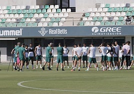 Alineaciones oficiales del Betis - Getafe de LaLiga EA Sports 2026-2027: Deossa y Parrott, titulares