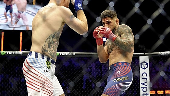Topuria acusa a Gaethje de manipular sus guantillas y activa la maquinaria para vender la revancha
