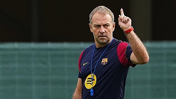 Flick: «Estamos en otro nivel al que estábamos la temporada pasada cuando jugamos en Sevilla»