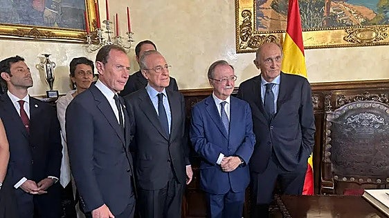 Florentino Pérez visita Ceuta: «Vivas es el presidente más ilustre que tiene España»