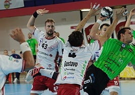 El Cajasol Sevilla Proin se estampa contra Xoan Ledo y el muro del subcampeón (27-33)