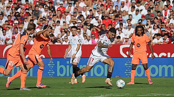 Dónde ver Sevilla - Barcelona: canal de TV y streaming online del partido de LaLiga EA Sports 2026-2027