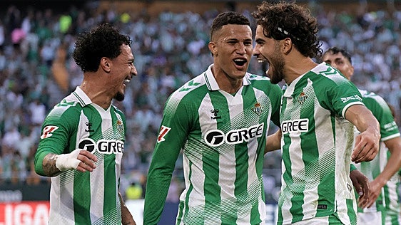 Deossa se mira en el espejo de Abde para crecer en el Betis