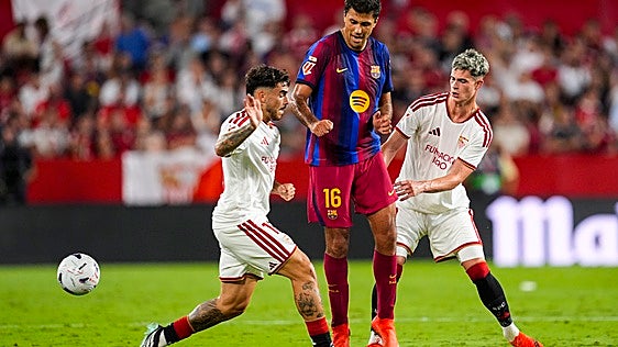 Rodri Hernández alaba el trabajo del Sevilla FC: «Nos puso los pies en la tierra»