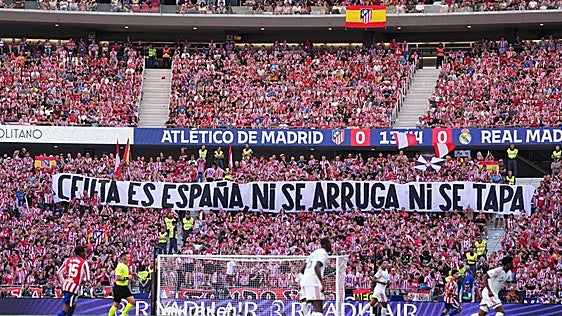 «Ceuta no se vende, Ceuta se defiende»: el grito que unió al Metropolitano en el derbi