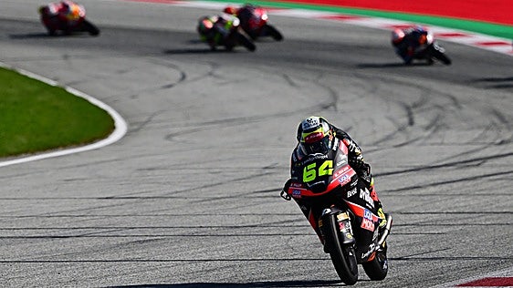 Pratama arruina la fantástica carrera del sevillano David Muñoz en Austria